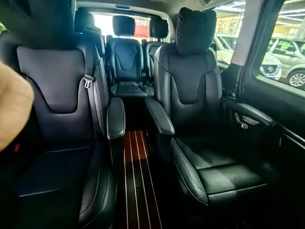 Mercedes-Benz V-Class — миниатюра 10