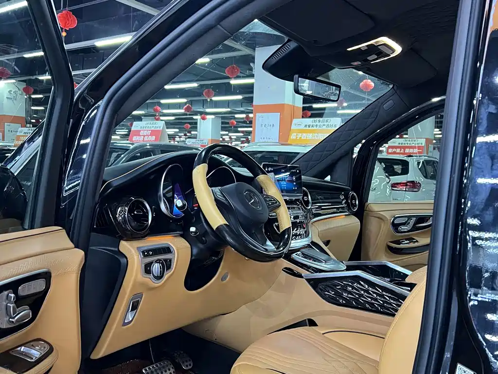 Mercedes-Benz V-Class — миниатюра 21