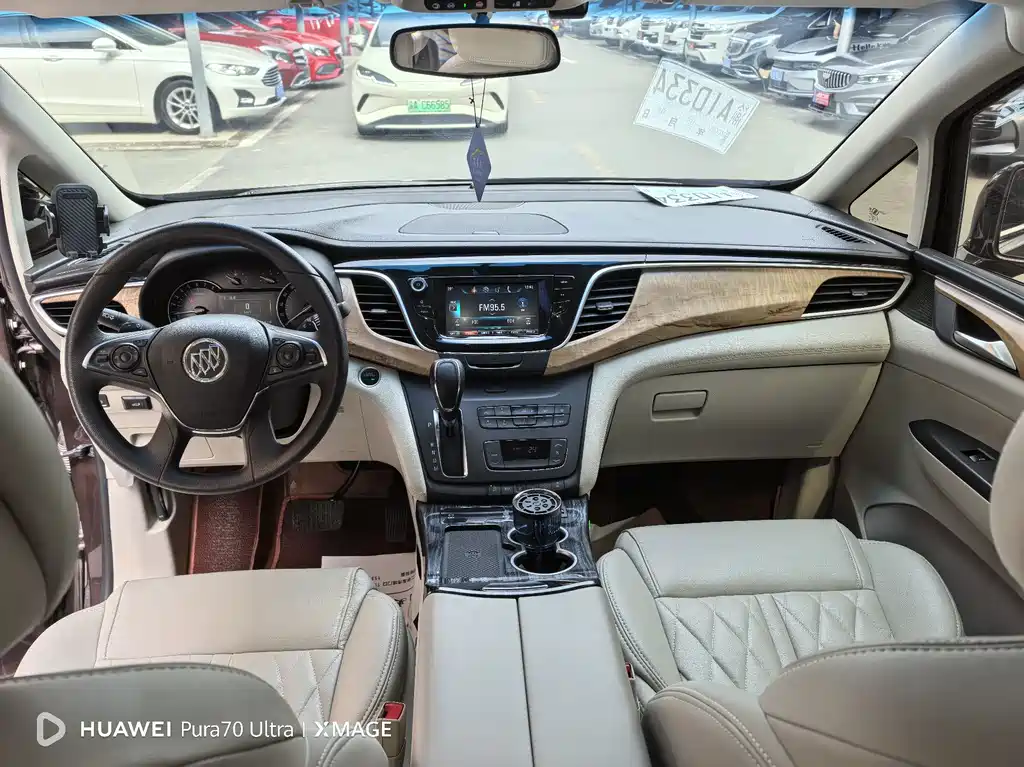 Buick GL8 — миниатюра 12