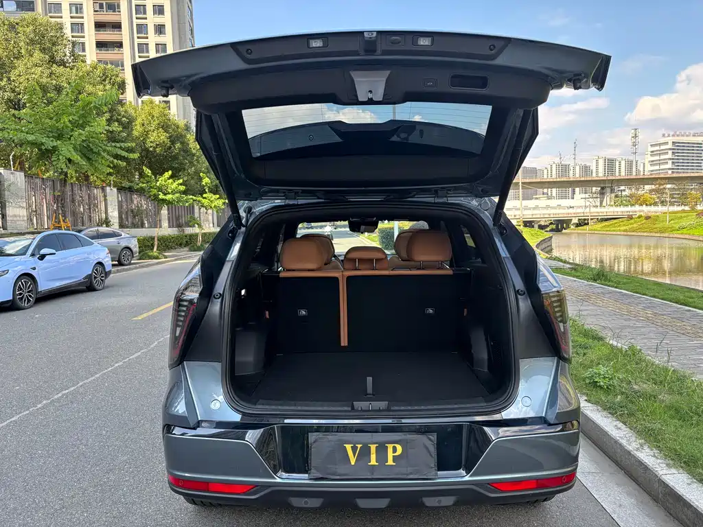 Geely Boyue L — миниатюра 24