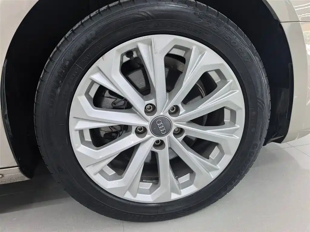 Audi A4L — миниатюра 14