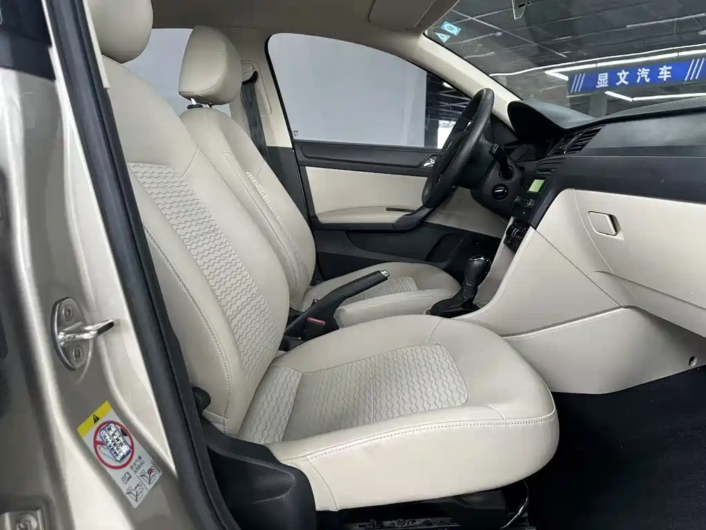 Skoda Rapid — миниатюра 15
