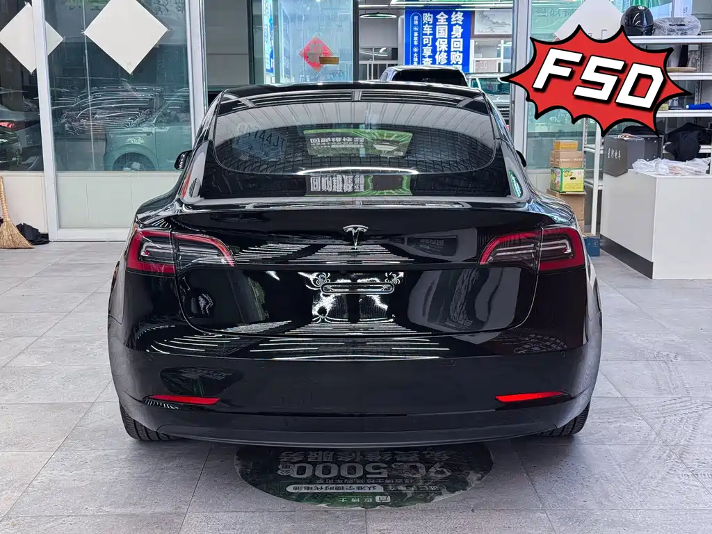 Tesla Model 3 — миниатюра 6