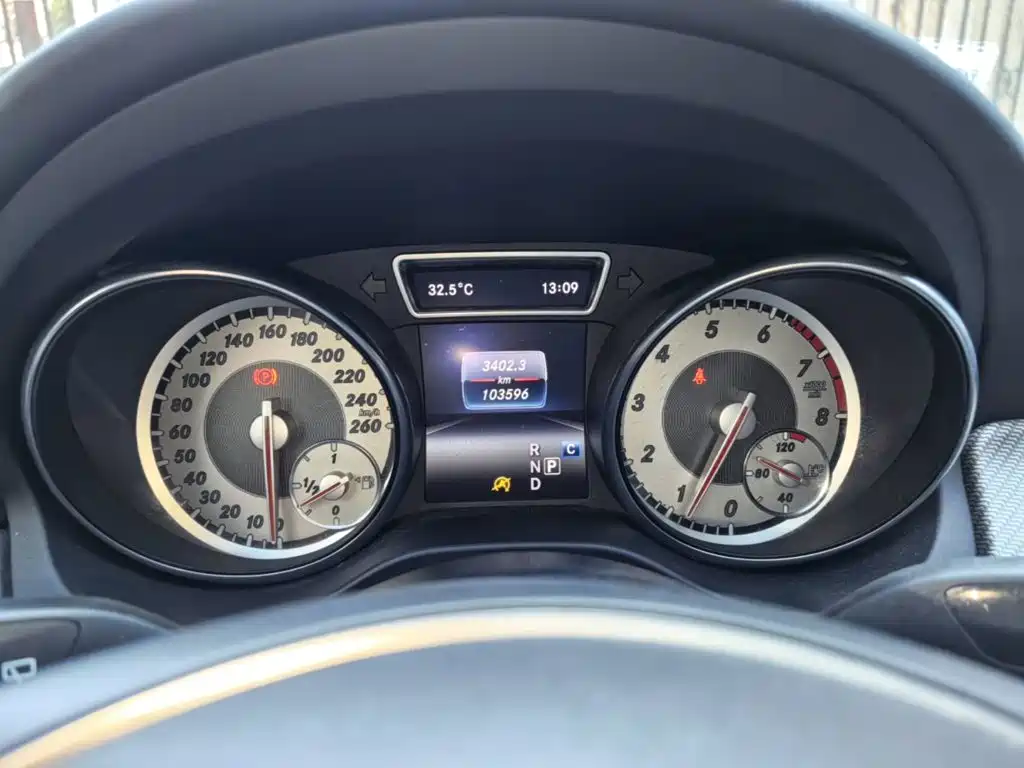 Mercedes-Benz GLA — миниатюра 12