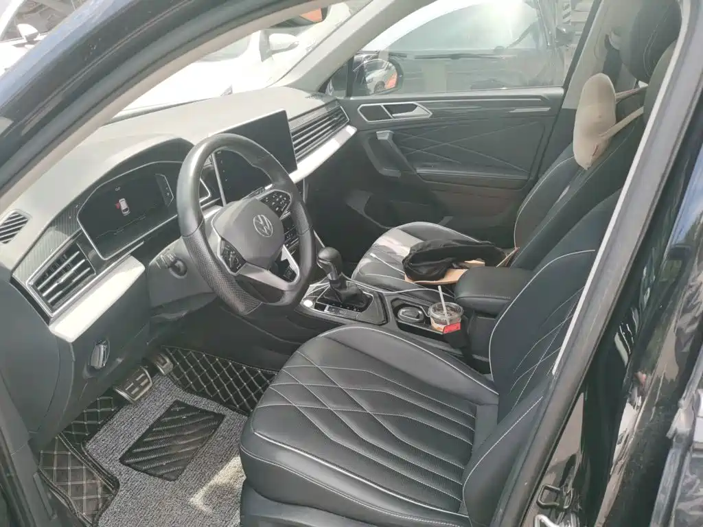 Volkswagen Tiguan L — миниатюра 14