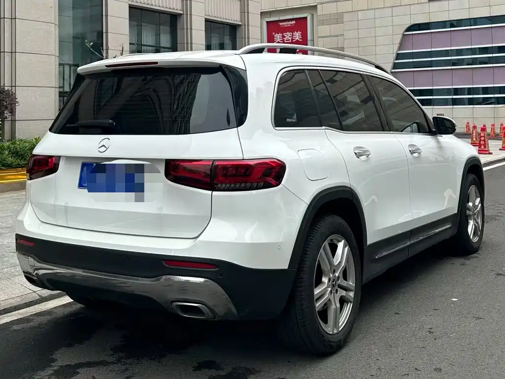 MERCEDES-BENZ GLB