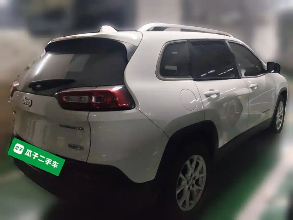 Jeep Cherokee — миниатюра 4