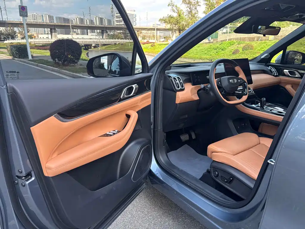 Geely Boyue L — миниатюра 9