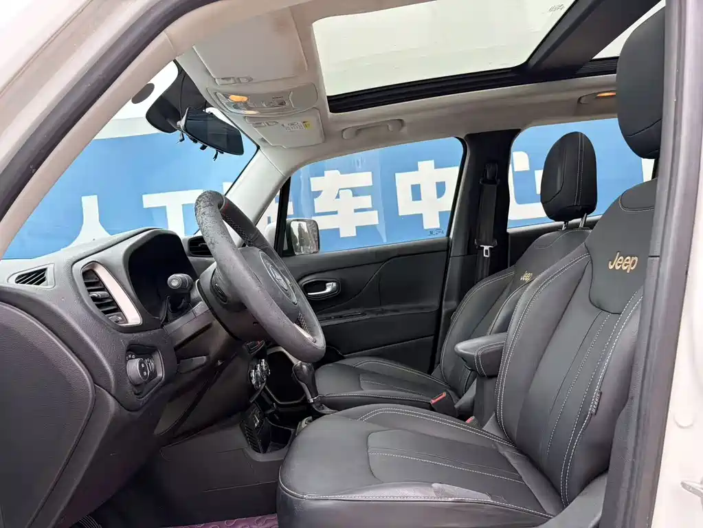 Jeep Renegade — миниатюра 5