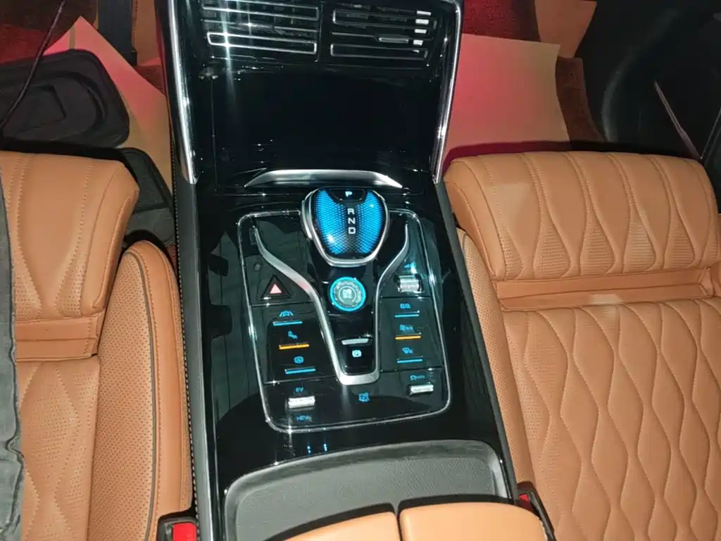 BYD Tang New Energy — миниатюра 14