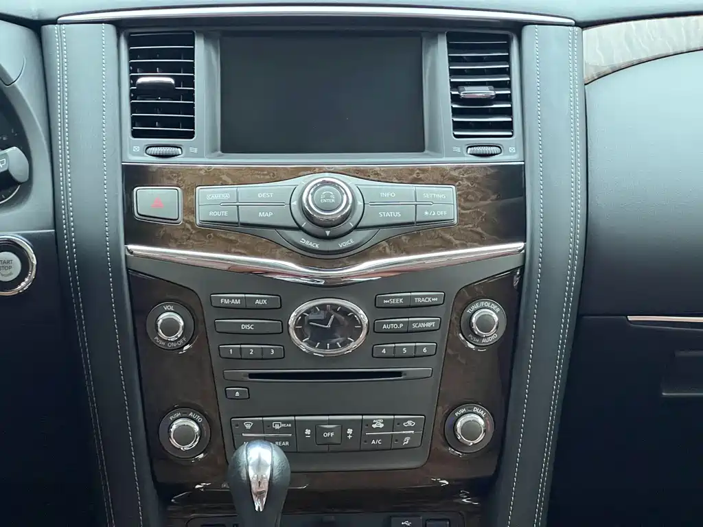 Nissan Patrol — миниатюра 26
