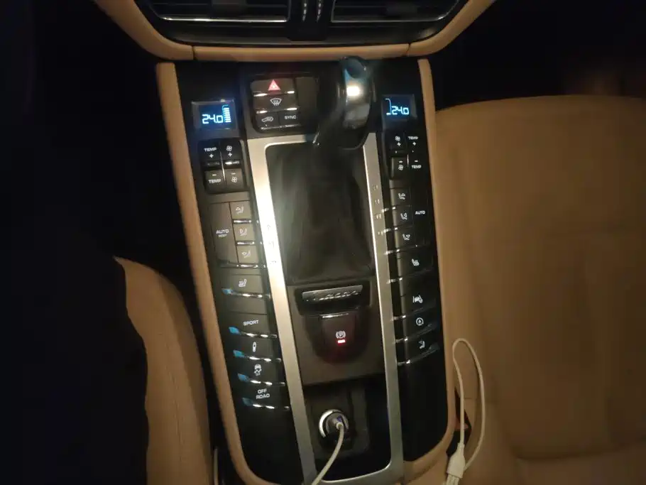 Porsche Macan — миниатюра 16