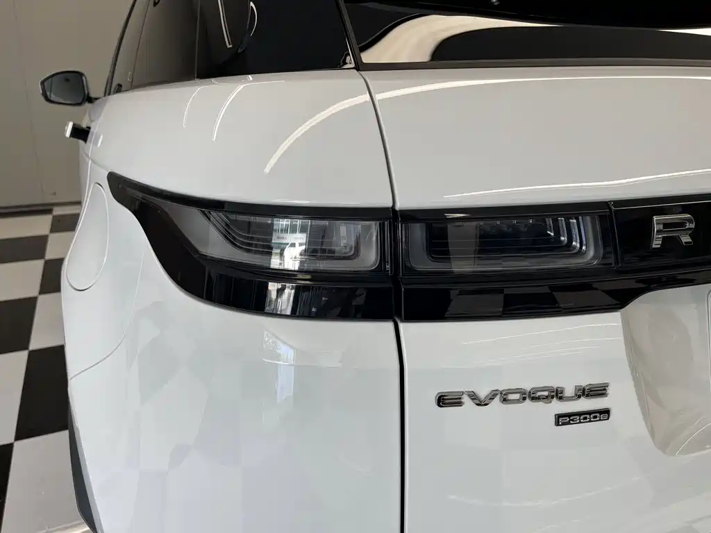 Land Rover Evoque PHEV — миниатюра 9