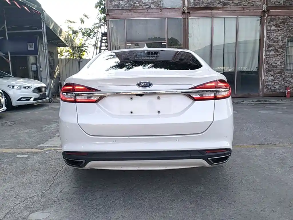 Ford Mondeo — миниатюра 6
