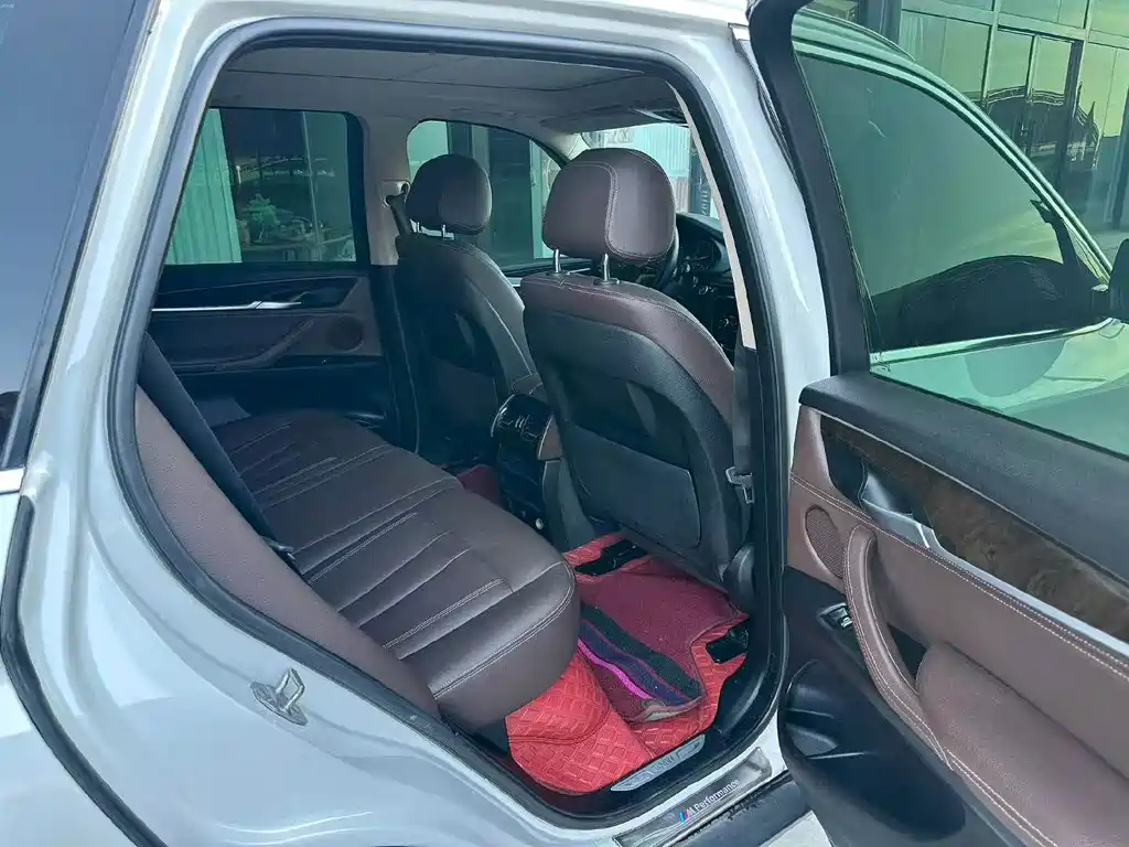 BMW X5 (Import) — миниатюра 9