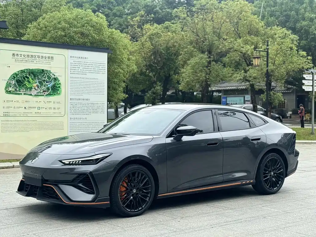 Changan UNI-V 2025