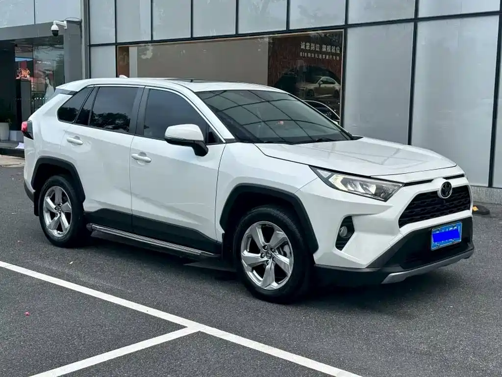 Toyota RAV4 — миниатюра 3