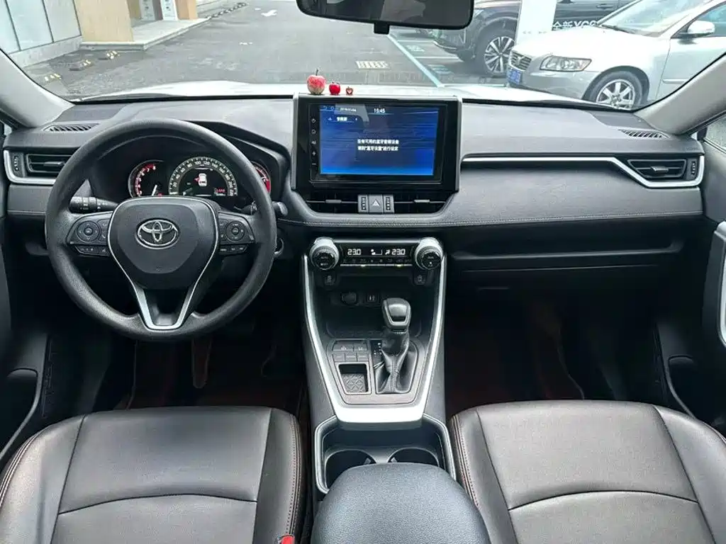 Toyota RAV4 — миниатюра 5