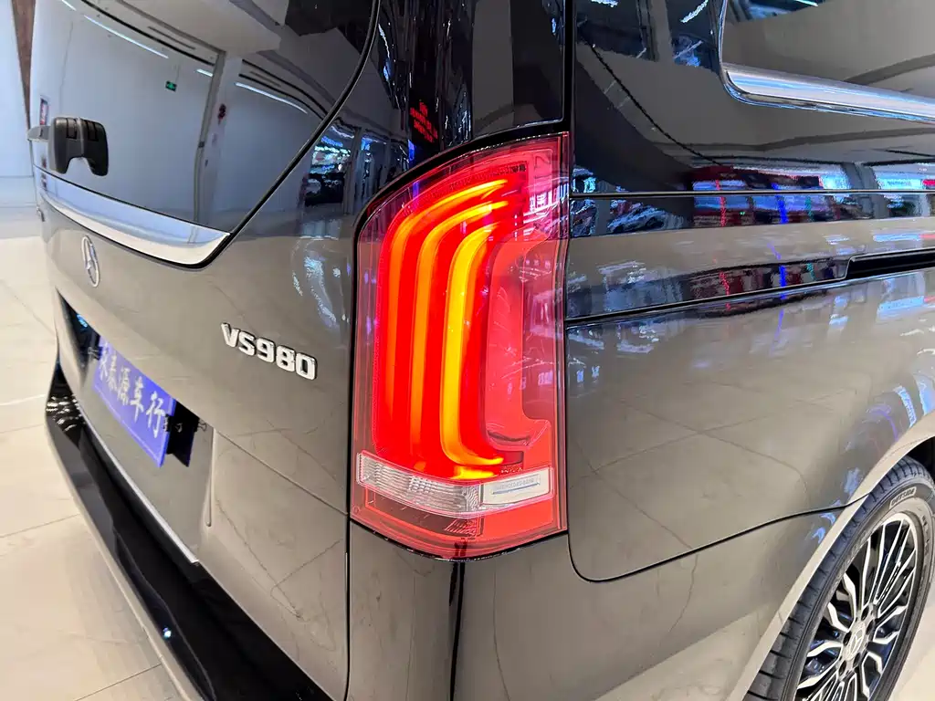 Mercedes-Benz V-Class V 2018 V 260 L Luxury Long Wheelbase VI