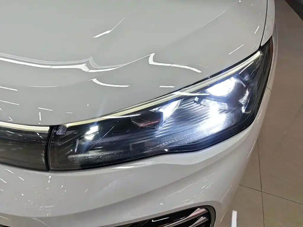 Volkswagen Tiguan L — миниатюра 24