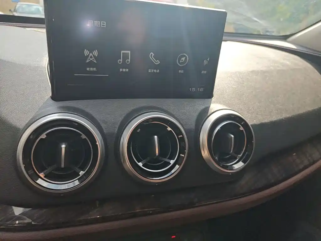 Wey Wey VV5 — миниатюра 13