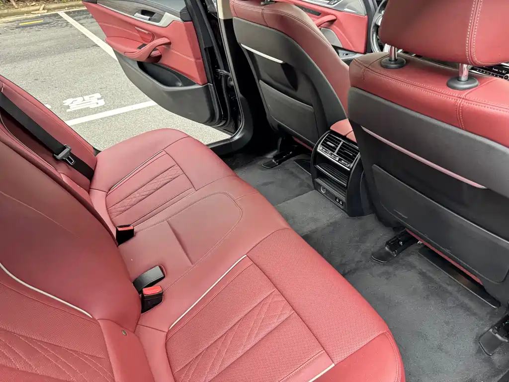 BMW 5 Series — миниатюра 16