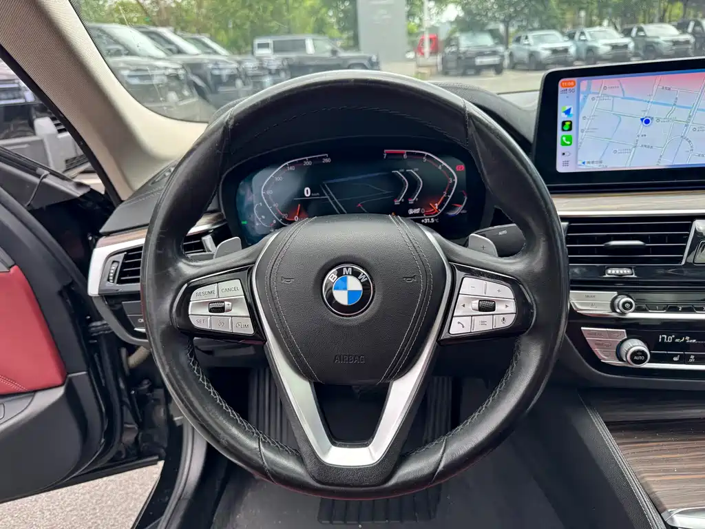 BMW 5 Series — миниатюра 7
