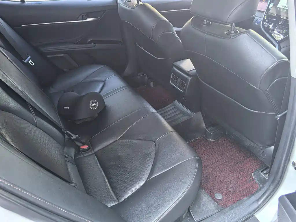 Toyota Camry — миниатюра 13