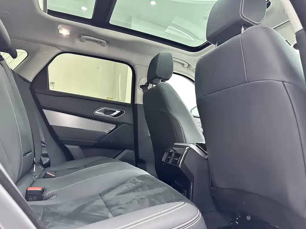 Land Rover Velar — миниатюра 14