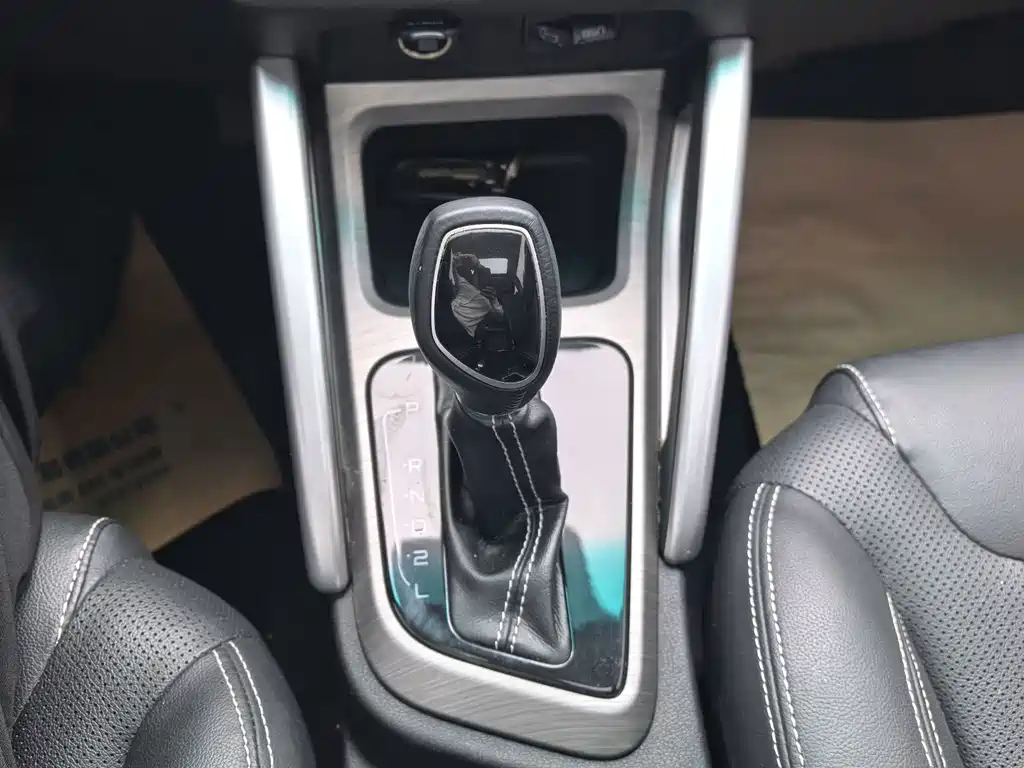 Geely Vision X3 — миниатюра 8