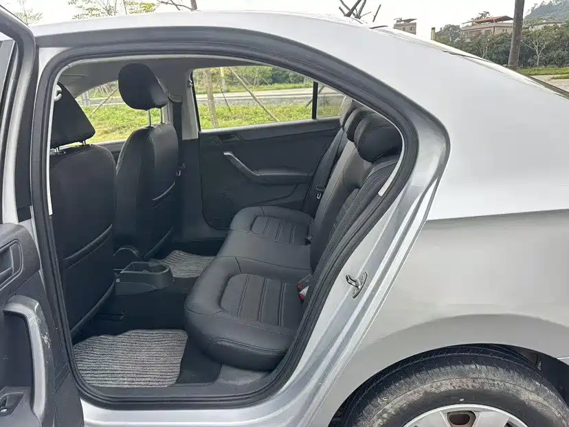 Volkswagen Santana — миниатюра 21