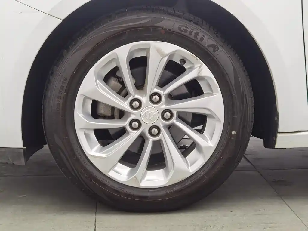 Buick Verano — миниатюра 17