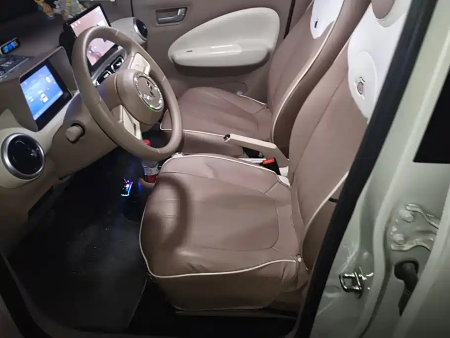 Wuling MINIEV — миниатюра 9