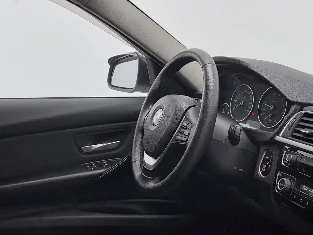BMW 3 Series — миниатюра 22