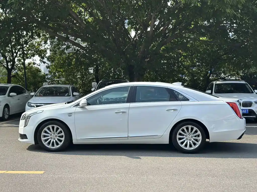 Cadillac XTS — миниатюра 5