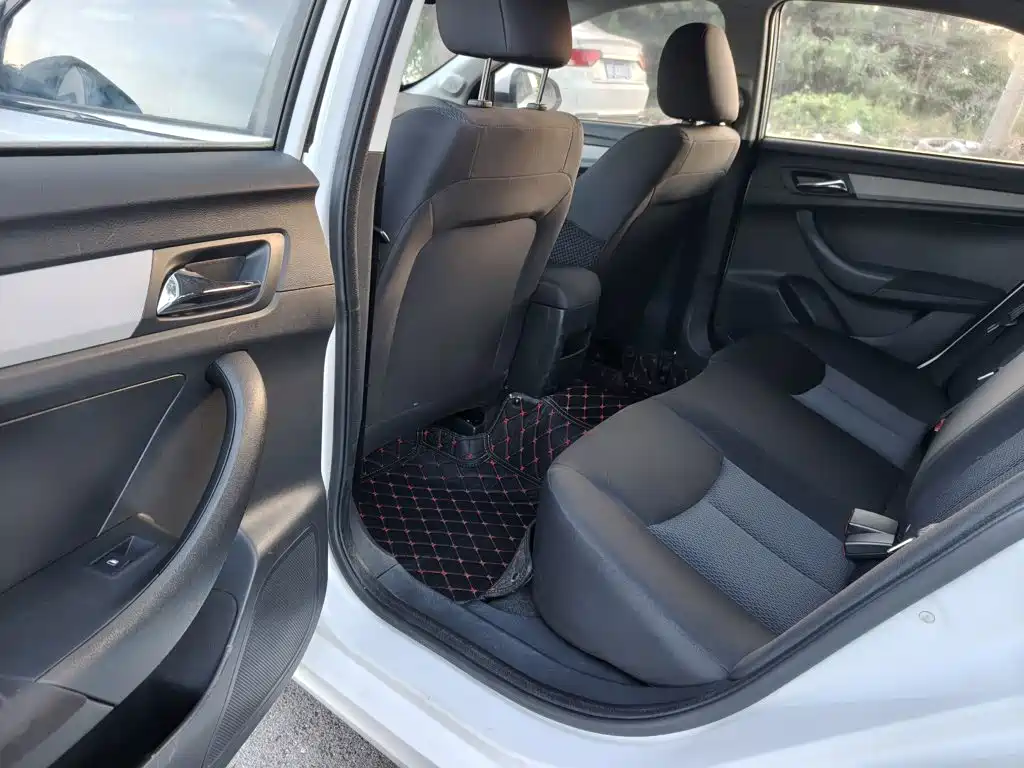 Roewe 360 — миниатюра 13