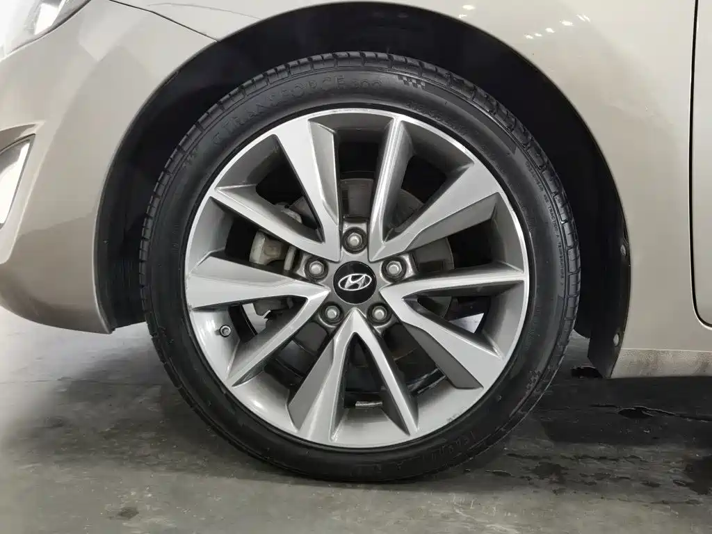 Hyundai Elantra Langdong — миниатюра 17
