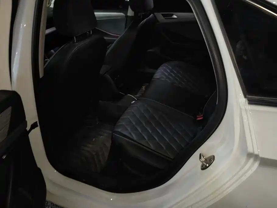 Volkswagen Sagitar — миниатюра 11