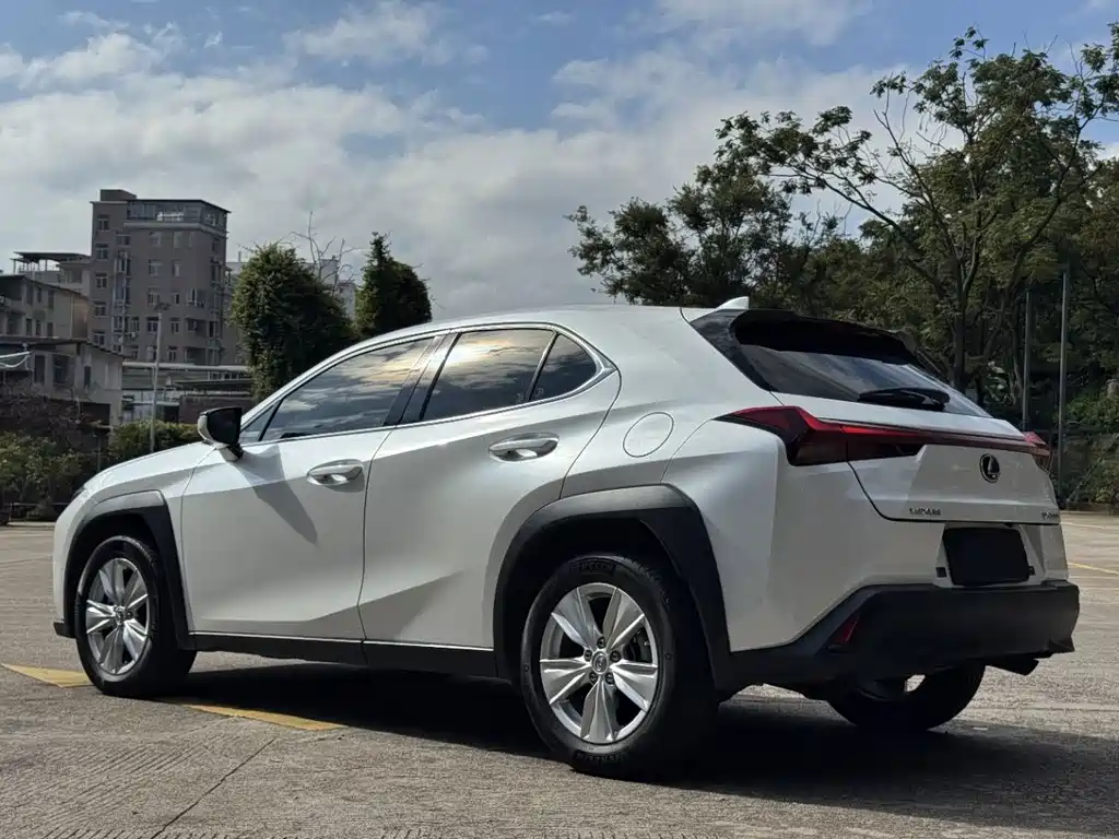 Lexus UX — миниатюра 7