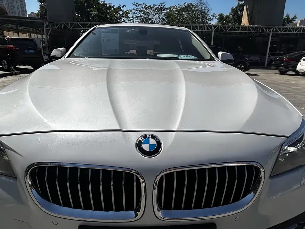 BMW 5 Series — миниатюра 11