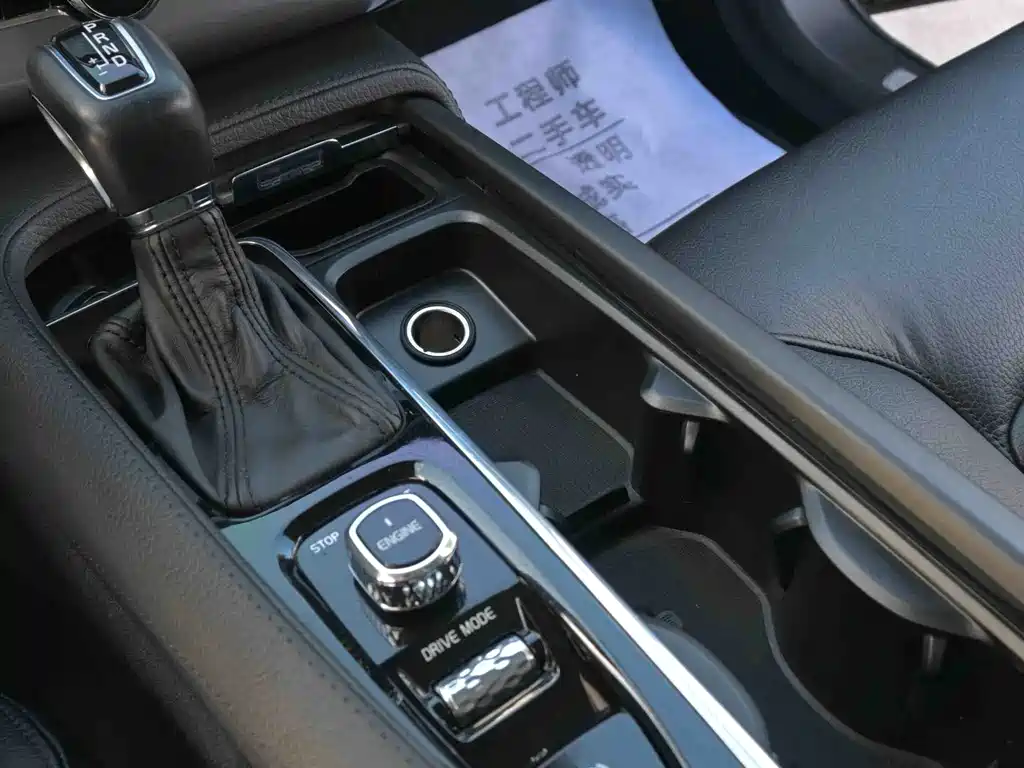 Volvo XC90 — миниатюра 10