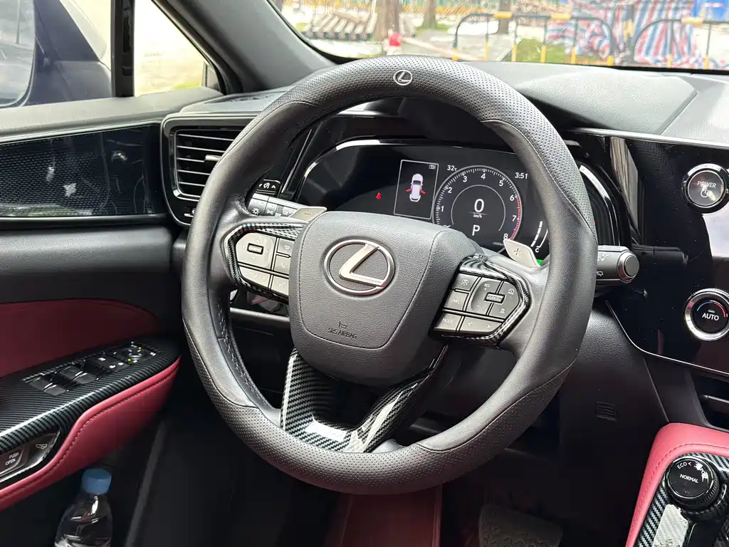 Lexus NX — миниатюра 32