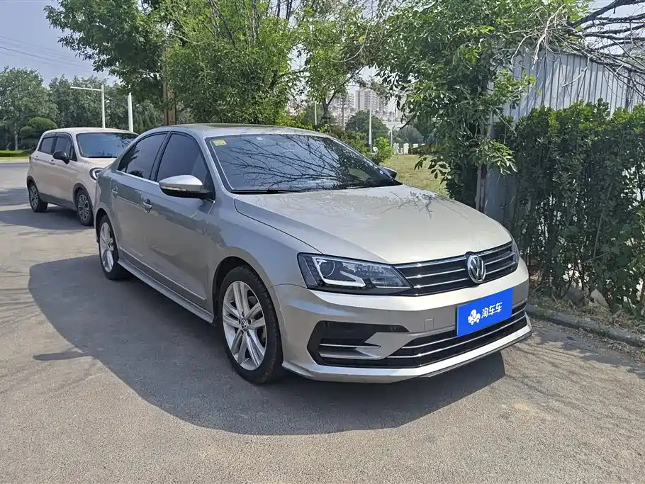 Volkswagen Sagitar 2018