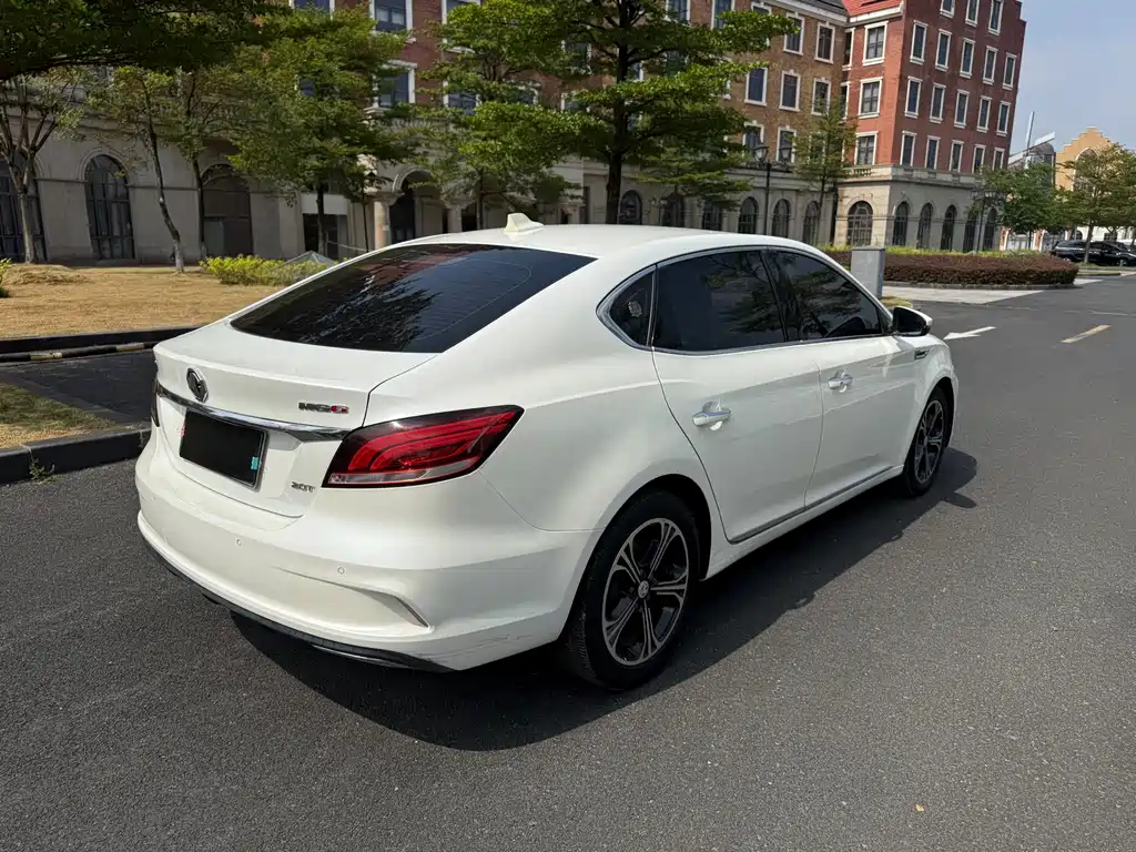 MG MG6 — миниатюра 15