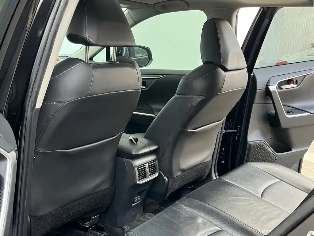 Toyota RAV4 — миниатюра 25
