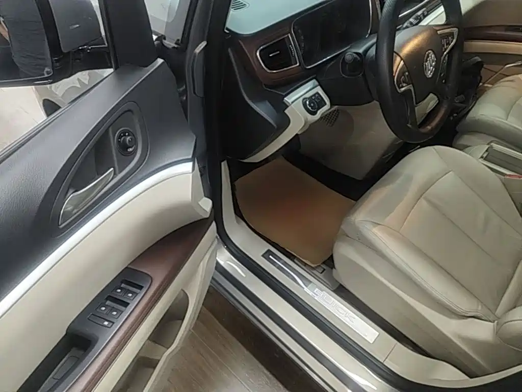 Buick GL8 — миниатюра 16