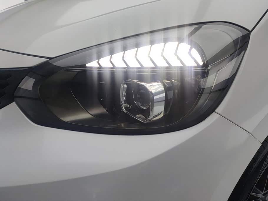 Honda Fit 1.5 л 2023 г. Белый, пробег 27700 км