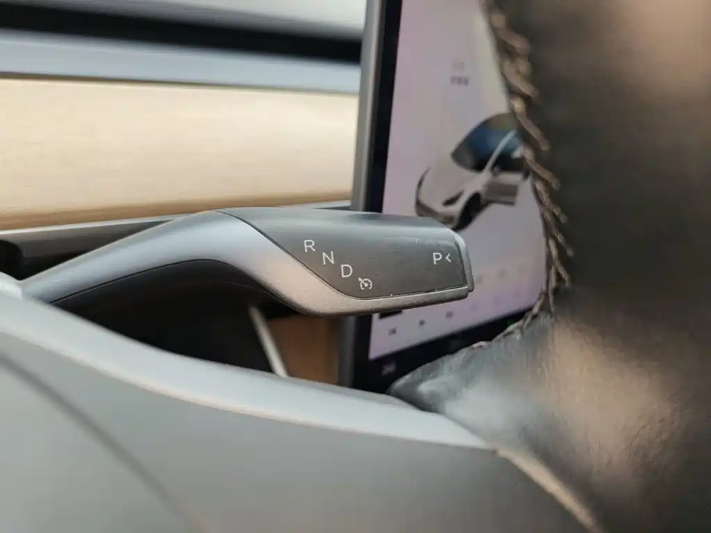 Tesla Model 3 — миниатюра 14