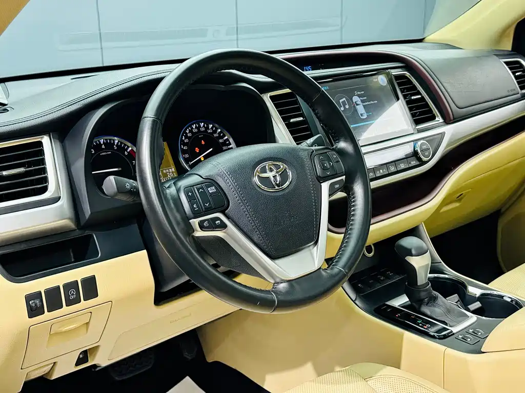 Toyota Highlander — миниатюра 9
