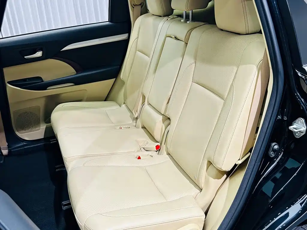 Toyota Highlander — миниатюра 14